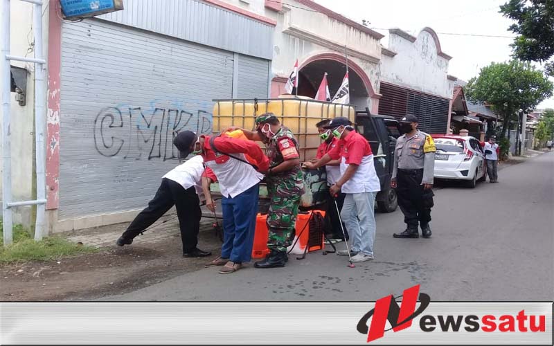 Warga Bersama LSM LIRA Gelar Lawan Covid-19