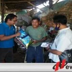 Covid-19, PWI Sumenep Bersama HIPO Bagi-bagi Sembako