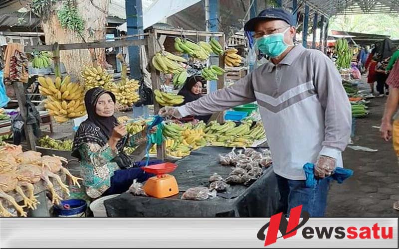 Dinas Perdagangan OKI, Bagikan 4000 Masker Di 24 Pasar