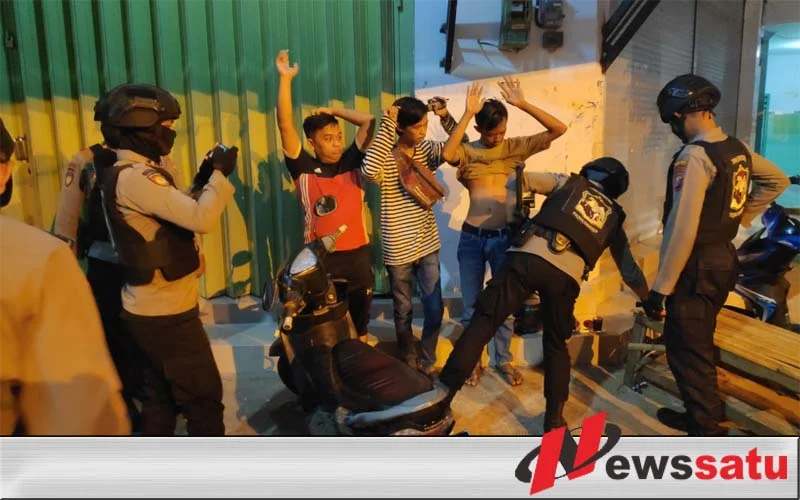 Gelar Pesta Miras Ditengah Pandemi, 6 Laki-Laki Di Sumenep Diamankan Polisi