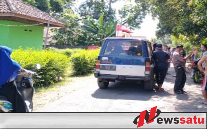 Jalan Berdebu Dan Rusak Ulah Penambang Warga Tongas Probolinggo Blokir Jalan