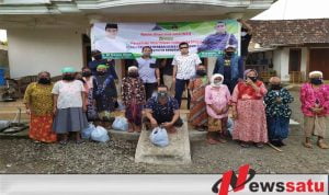 NKI Gendeng PWI  Bondowoso Bagikan Ribuan Paket Sembako  Kepada Korban Terdampak Covid 19