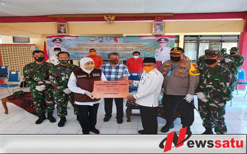 Pandemi Covid-19, Gubernur Jatim Berikan Bantuan Fakir Miskin Di Pulau Raas Sumenep