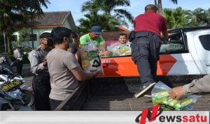Polres Batu Salurkan Bansos Bagi Warga Terdampak Covid-19