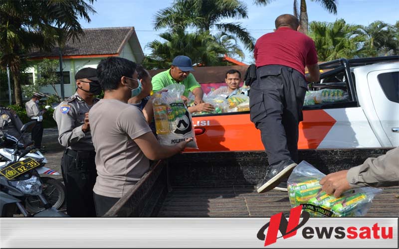 Polres Batu Salurkan Bansos Bagi Warga Terdampak Covid-19
