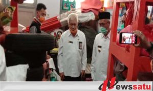 Bupati SalwaTinjau Gedung Logistik BPBD Yang Overload