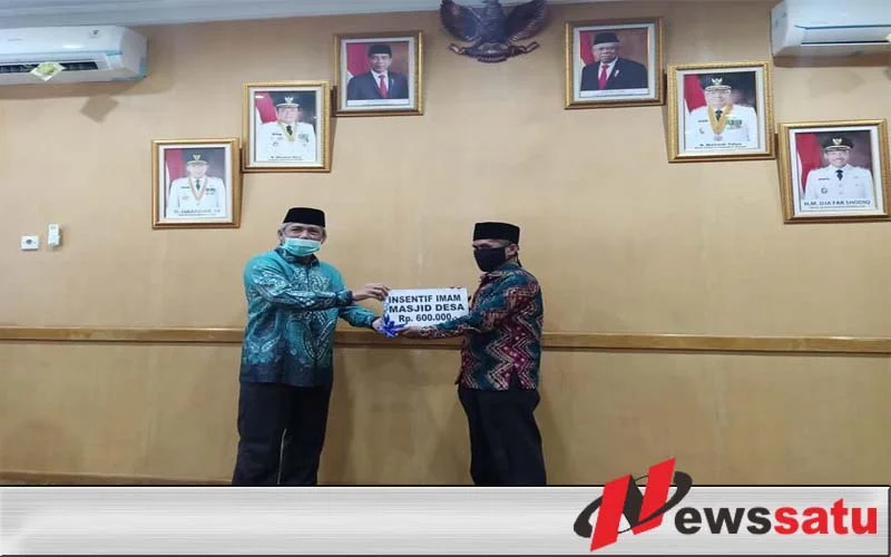 Perkuat Toleransi, Bupati Iskandar Beri Insentif ke Pemuka Lintas Agama