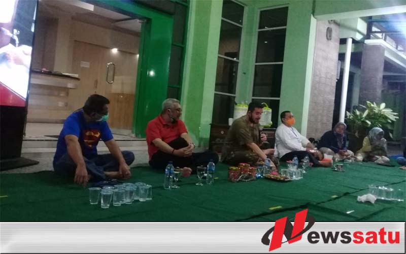 Walikota Probolinggo Cangkrukan Sama Wartawan