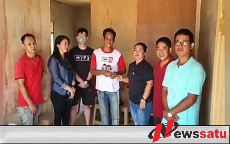 Anggota DPRD Singkawang Bantu Warga Terdampak Covid-19