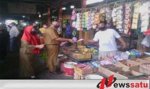 Covid-19, Disperindag Ogan Komering Ilir Ingatkan Pedagang Dan Pembeli Di Pasar