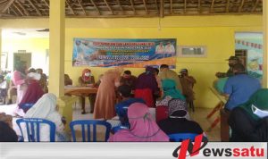 Pembagian BLT Desa Brani  Kulon Probolinggo Ikuti Protokol  Kesehatan