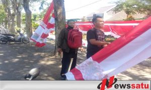 Penjual Bendera Dan Umbul-umbul HUT Kemerdekaan RI Mulai Bermunculan Di Kota Probolinggo