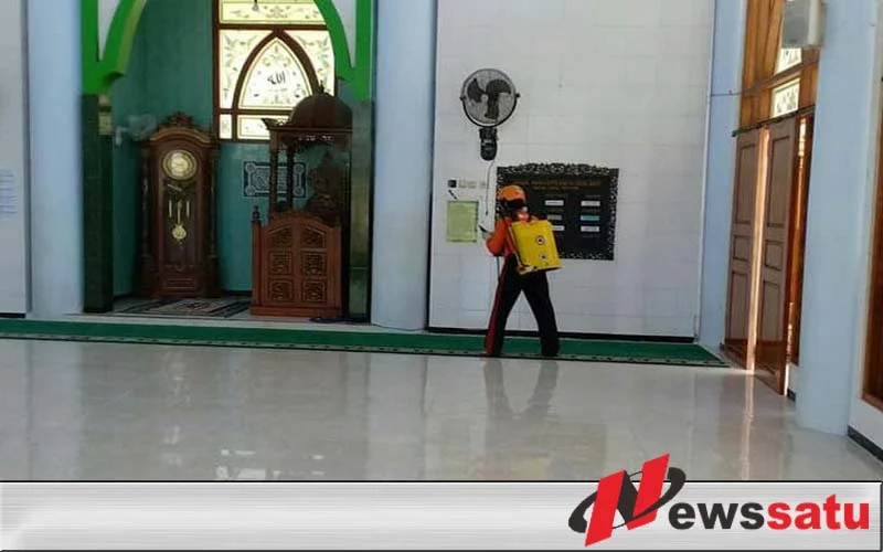 Sambut Idul Adha, Satgas Ponpes Dengan Gerakan Desinfektan