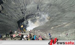Warga Tengger Bromo Lakukan Upacara Yadya Kasada
