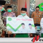 Bupati Pamekasan Beri Beasiswa Pada Ribuan Santri Berprestasi