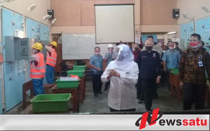 Gubernur Jatim Tinjau Uji Coba Pembelajaran Tatap Muka Di Kota Probolinggo