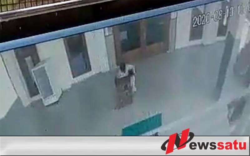 Maling Kotak Amal Masjid Di Pamekasan Terekam CCTV di Siang Bolong