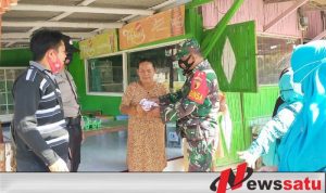 Pemdes Pamekasan Bagikan 7 Ribu Masker Kepada Warga