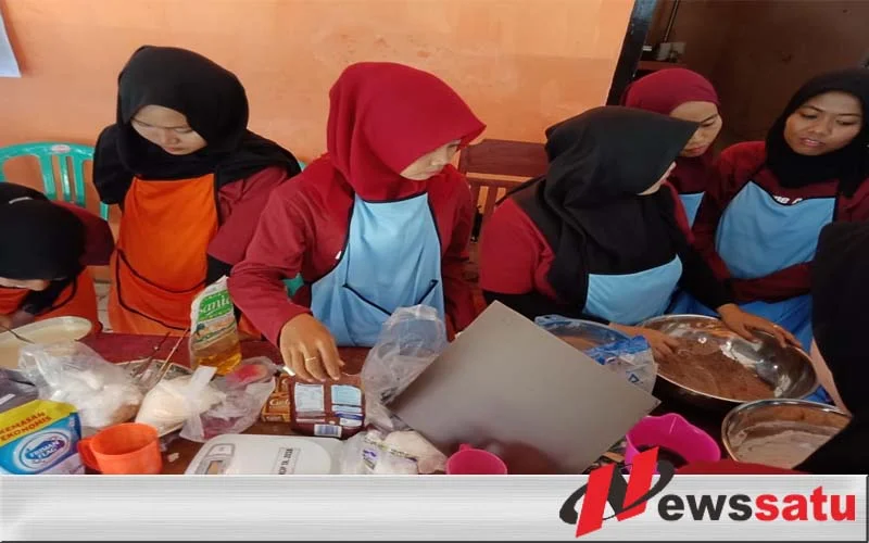 ETDC Beri Pelatihan Cara Memproduksi Kue Kepada Muda-Mudi Di Sumenep