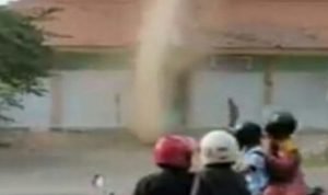 Warga Probilinggo Diresahkan Dengan Viralnya Video Angin Puting Beliung