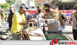 Ini Pesan Kapolres Pamekasan Saat Bagikan Masker Gratis