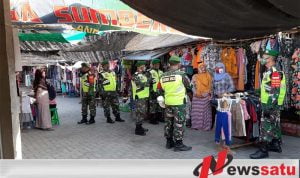 Keliling Pasar Tradisional, Babinsa Mantup Edukasi Masyarakat