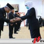 Khofifah Kukuhkan 6 PJs Kepala Daerah Jelang Pilkada