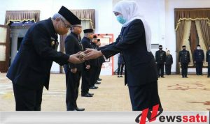 Khofifah Kukuhkan 6 PJs Kepala Daerah Jelang Pilkada