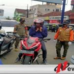 Operasi Yustisi di Alun-alun kota Batu, Puluhan Warga Tak Pakai Masker Diadili di Tempat