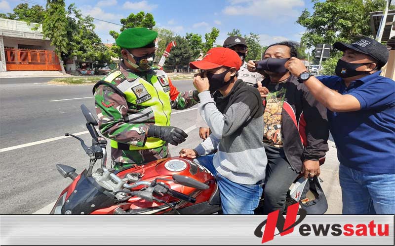 Petugas Protokol Kesehatan Dapati Warga Turi Tak Kenakan Masker