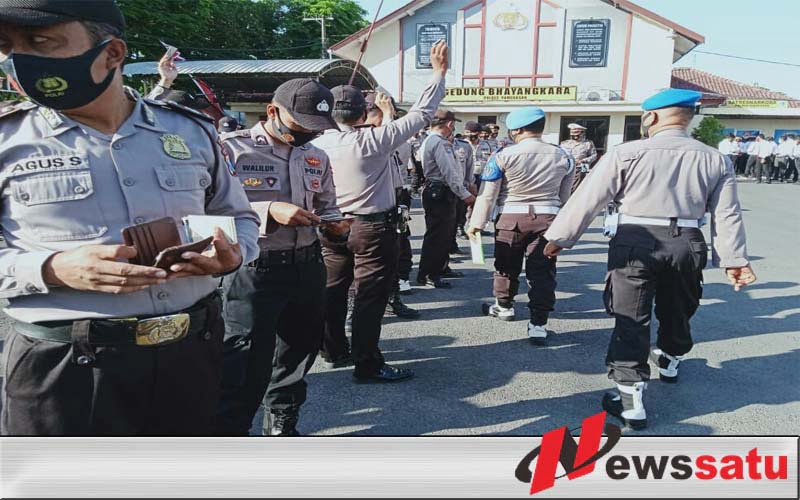 Tekan Indisipliner, Wakapolres Pamekasan Sidak Personil Usai Apel