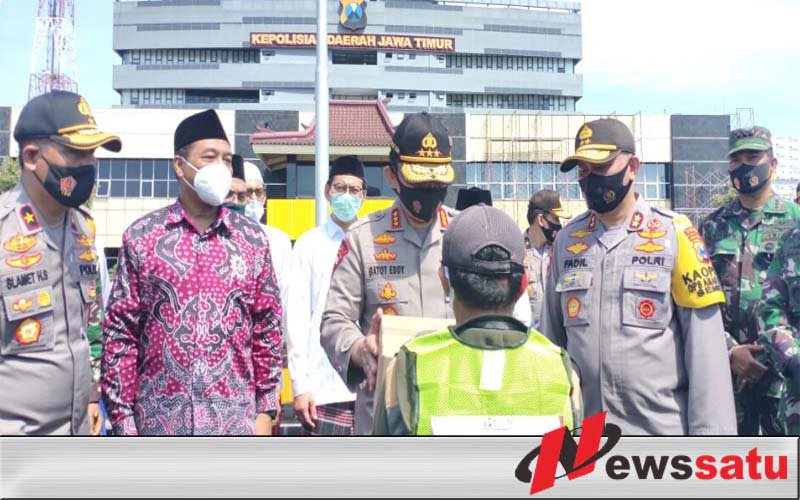 Wakapolri Libatkan Tomas dan Suporter Bagikan 1,5 Juta Masker di Jatim