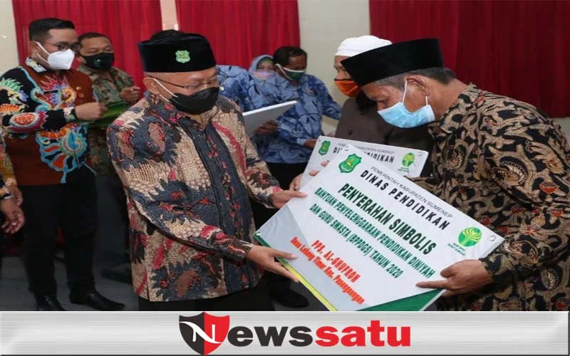 Bupati Sumenep Beri BPPDGS Kepada Ribuan Lembaga Pendidikan