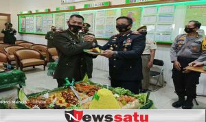 HUT TNI Ke 75, Forkompinda Di Pamekasan Bagikan 500 Sembako