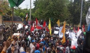 Demo Tolak Omnibus Law Di Kabupaten Probolinggo Berlangsung Ricuh