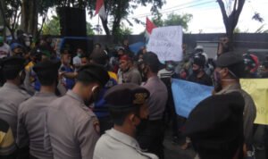 Bantuan Tankdown Bermasalah, Mahasiswa Demo Kantor BPBD Pamekasan