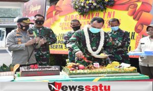 Kasrem Dan Kapolresta Malang Potong Kue