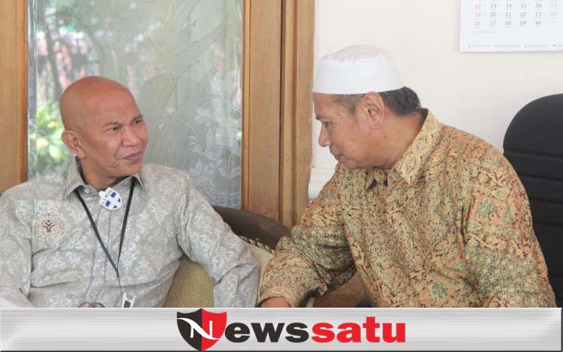 Ketua Banggar DPR RI MH Said Abdullah saat bersilaturahim dengan Kiai Ramdlan dan Kiai Ilyasi