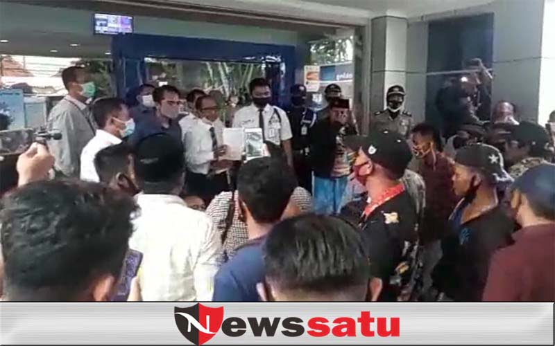 Korban Penipuan Oknum Karyawan Bank BRI Ancam Duduki Kantor Cabang Pamekasan