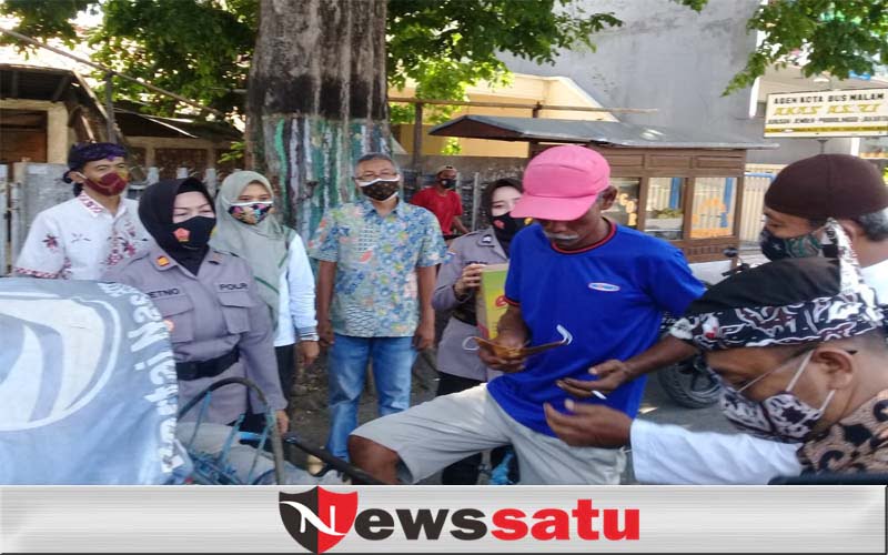 Masker Batik Gratis Untuk Pengguna Jalan Kota Probolinggo
