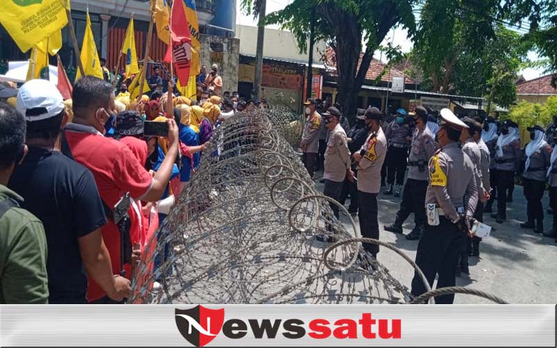 Persekusi Aktivis Perempuan, Kopri PMII Dan GMNI Demo Polres Sumenep