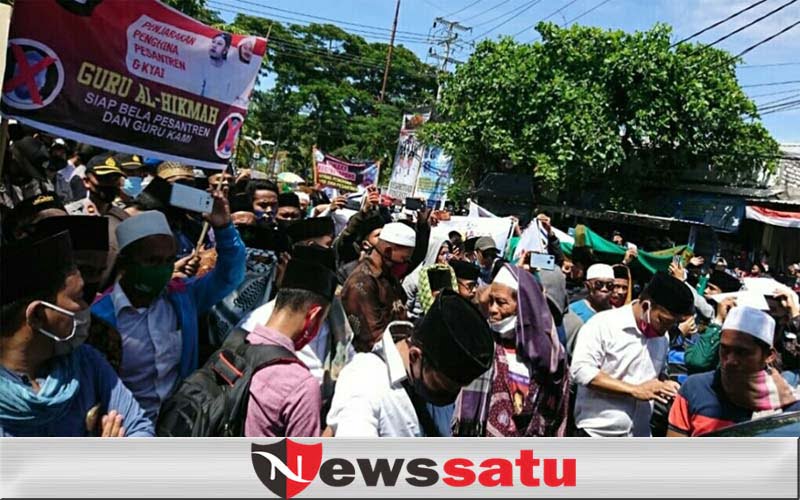 Ratusan Santri Sampang Bela Ulama, Tuntut Akun FB Allby Madura