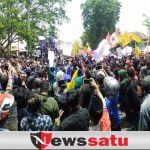 Ribuan Mahasiswa, Gelar Aksi Bela Hak Buruh dan Tolak Omnibus Law di Pamekasan