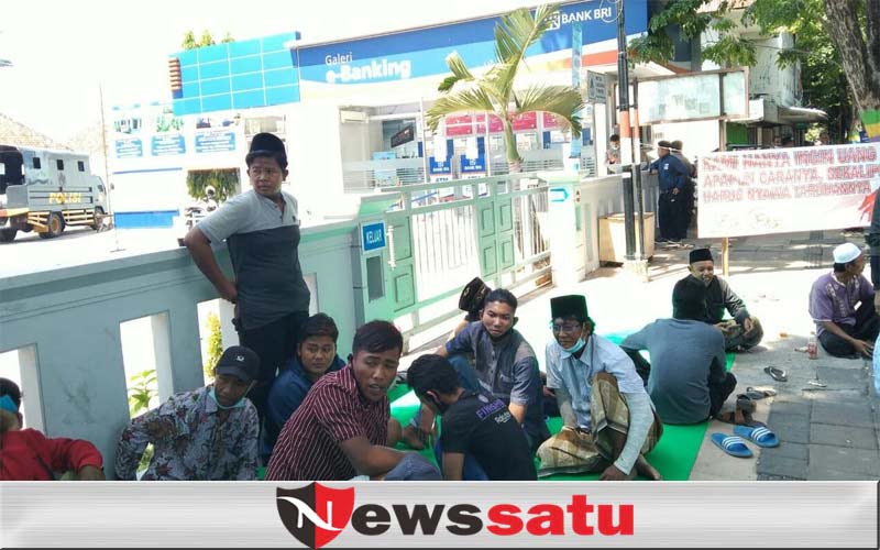 Hari Ketiga Aksi Nasabah, Kantor Cabang BRI Pamekasan Lumpuh