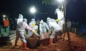 2 Warga Dimakamkan Dengan Protokol Covid 19 di Pamekasan