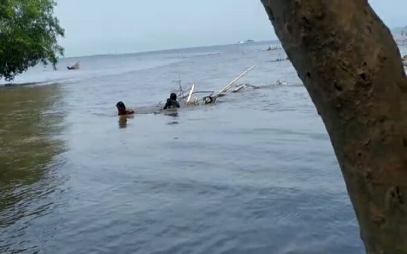 2 Pemuda Di Probolinggo Dikabarkan Tenggelam Di Pantai Gending