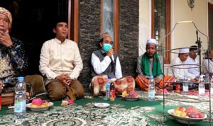 Menangkan Fauzi-Nyai Eva, Kiai Hazmi Basyir Rapatkan Barisan Para Alumni dan Guru Ngaji