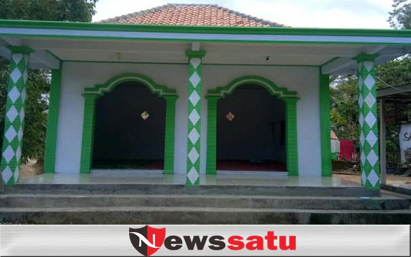 Koramil Tambilangan Rehabilitasi Musholla Warga di Sampang