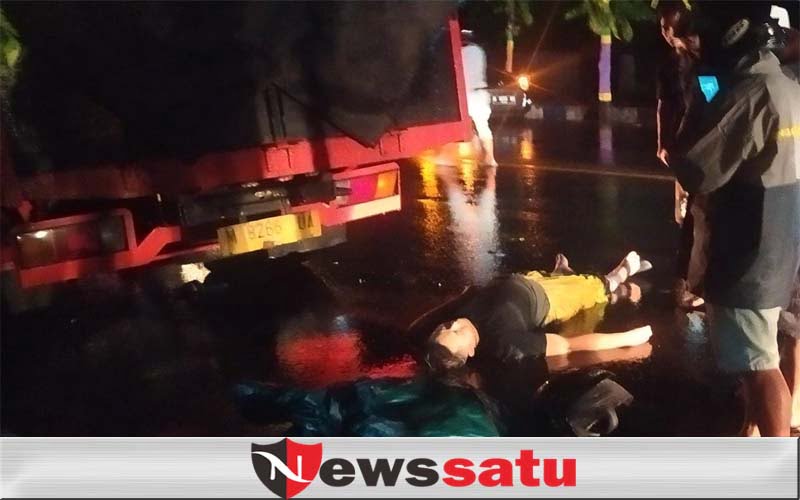 Laka Maut, Pasutri Di Pamekasan Tabrak Truk Lagi Parkir