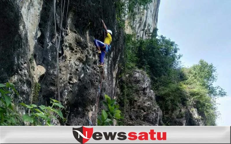 Mapala Salatiga dan FPTI Pamekasan Eksplorasi Tebing Kol Manis